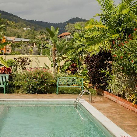 Heritage Inn Trinidad Belmont Eksteriør bilde