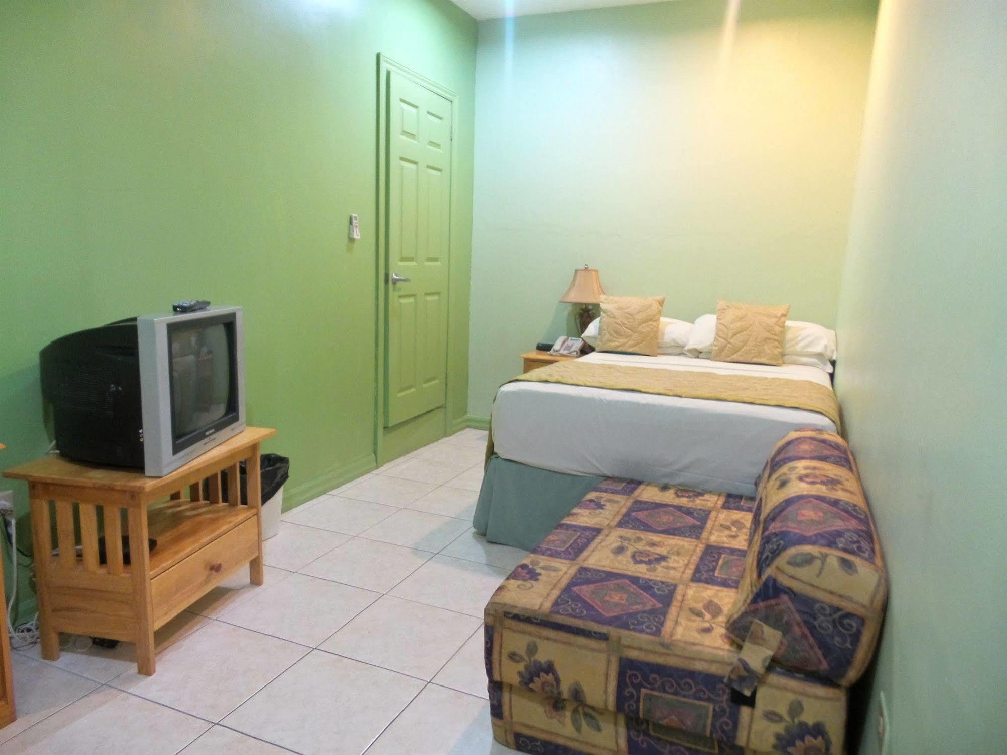 Heritage Inn Trinidad Belmont Eksteriør bilde