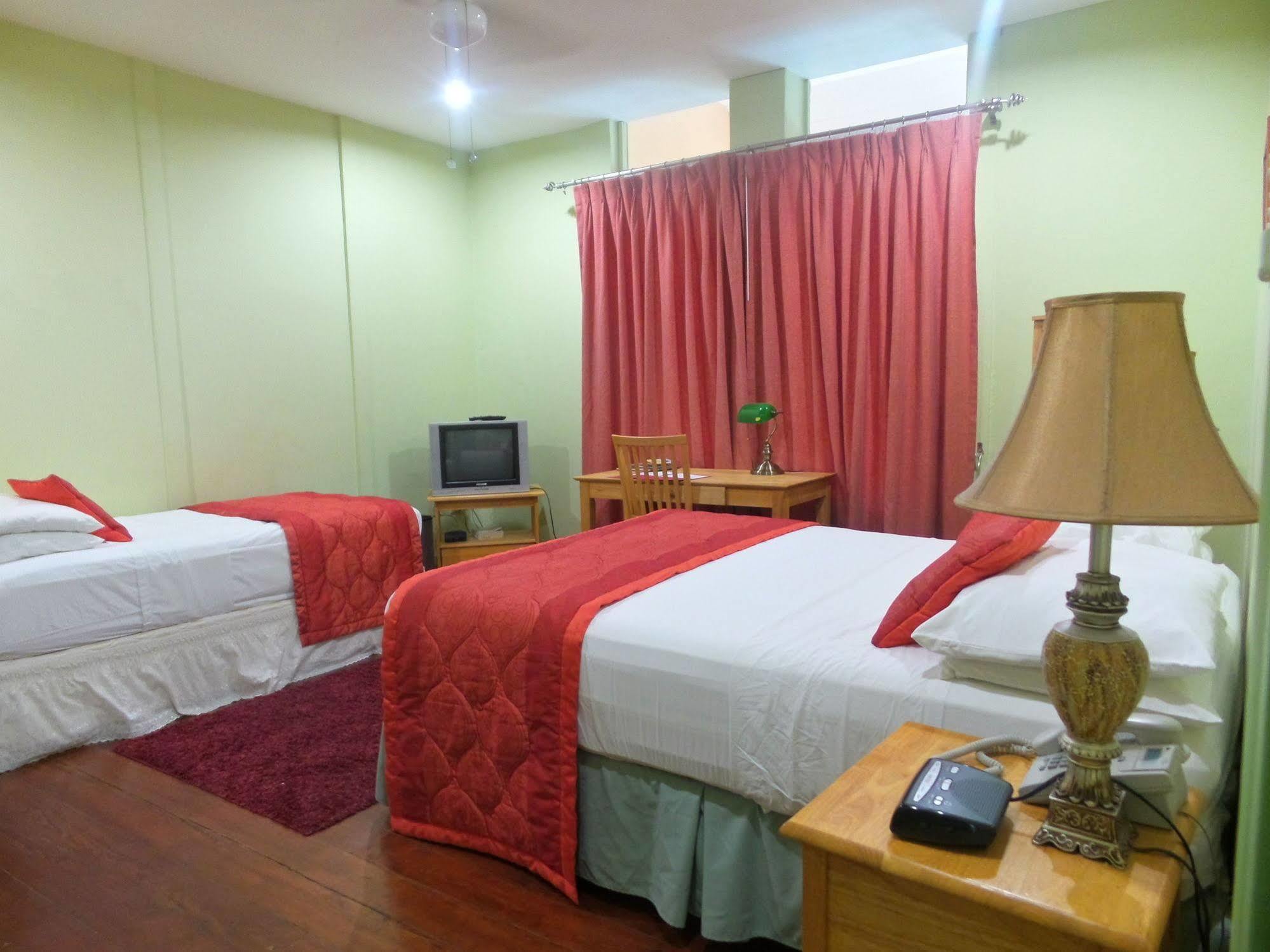Heritage Inn Trinidad Belmont Eksteriør bilde