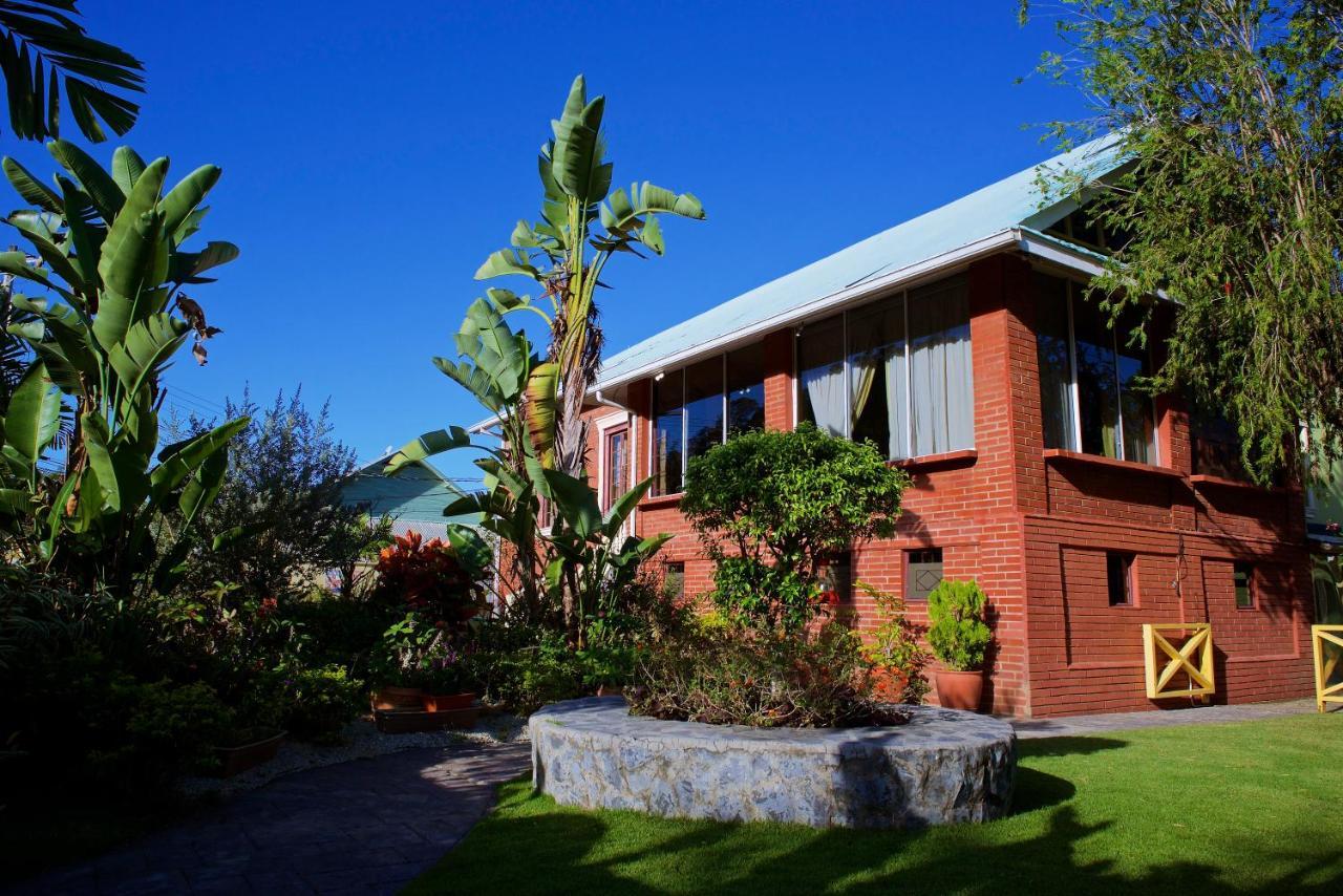 Heritage Inn Trinidad Belmont Eksteriør bilde